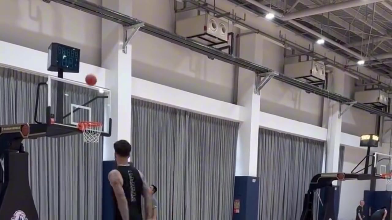 媒体人：盖比·约克到队 青岛男篮新赛季三外援齐了